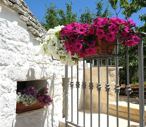 Alojamento de Acomodação e Pequeno-almoço Romantic Trulli 4*