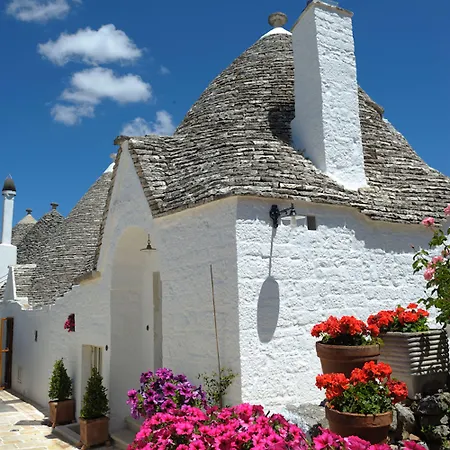 Romantic Trulli Oda ve Kahvaltı 4*